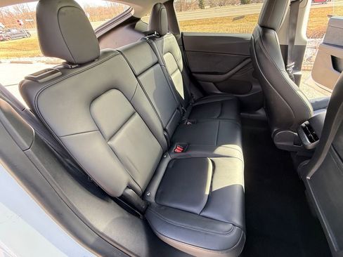 Used 2021 Tesla Model Y Long Range image 15