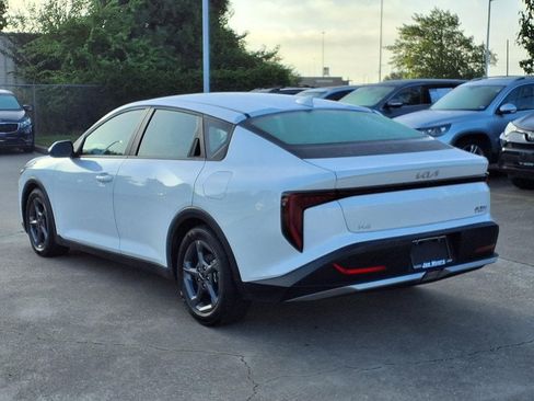 Used 2025 Kia K4 FWD image 2