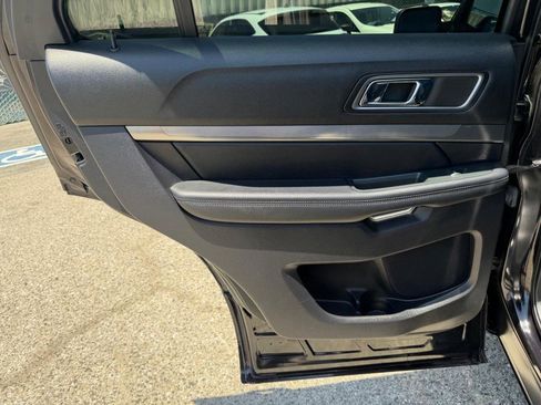 Used 2019 Ford Explorer XLT w/ Equipment Group 201A AWD/4WD image 31