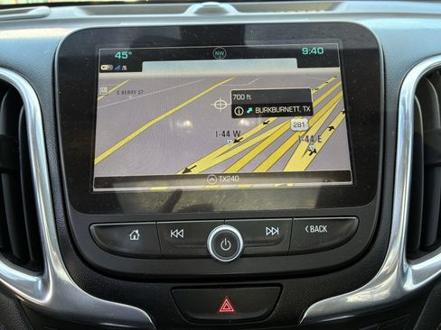 Used 2018 Chevrolet Equinox Premier image 10