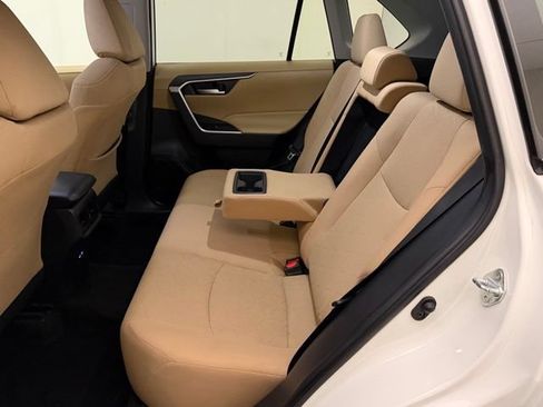 Used 2025 Toyota RAV4 XLE AWD/4WD image 21