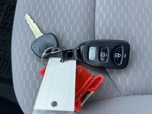 Used 2019 Hyundai Elantra SEL image 32