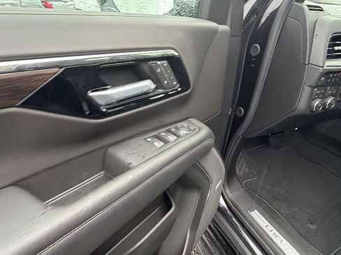 New 2026 Chevrolet Suburban Premier w/ Sun And Tow Package AWD/4WD image 12