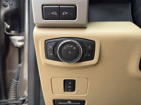 Used 2019 Ford F250 Lariat image 9