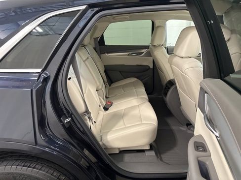 Used 2021 Cadillac XT5 Premium Luxury image 17