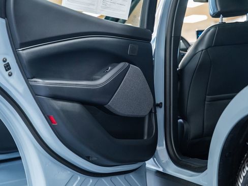 Certified 2025 Ford Mustang Mach-E Premium image 39