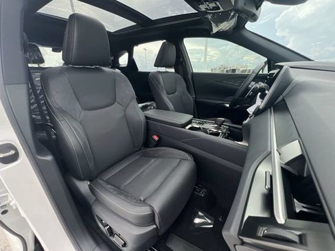 Used 2024 Lexus RX 450h AWD w/ Convenience Package image 25