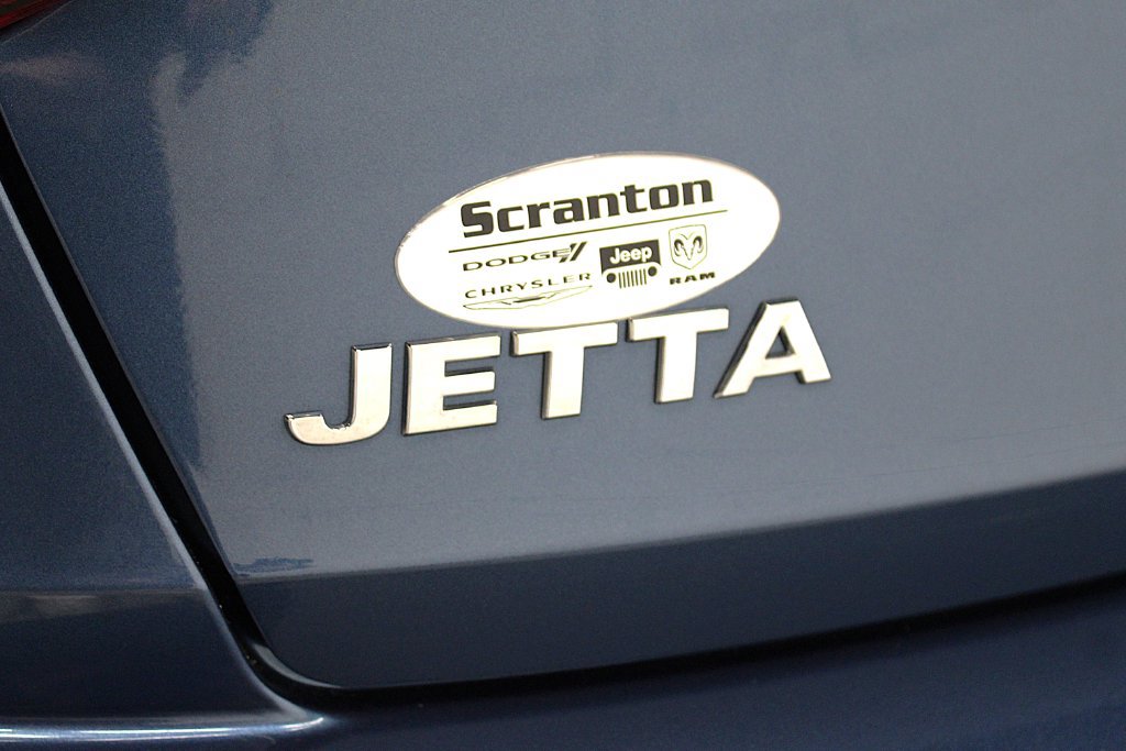 Used 2020 Volkswagen Jetta SE w/ SE Cold Weather Package FWD image 40