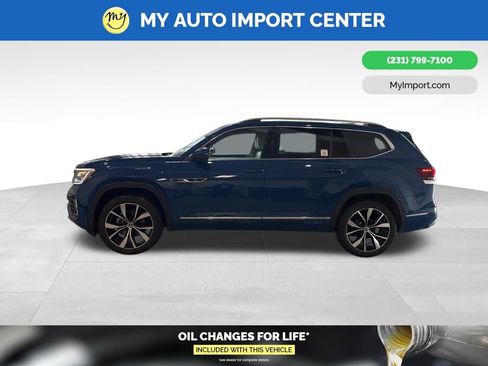 Used 2025 Volkswagen Atlas SEL Premium R-Line image 4