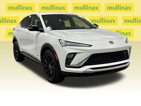 Used 2025 Buick Envista Sport Touring image 2