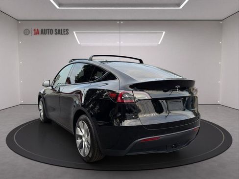 Used 2020 Tesla Model Y Long Range image 3