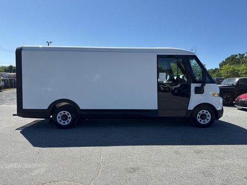 Used 2024 Chevrolet Brightdrop 600 w/ Commercial Equipment Package AWD/4WD image 6