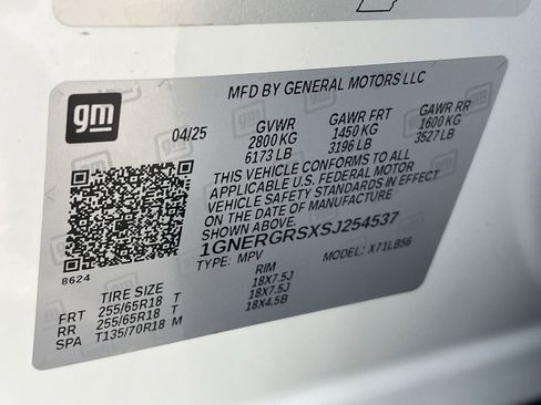 New 2025 Chevrolet Traverse LT image 35