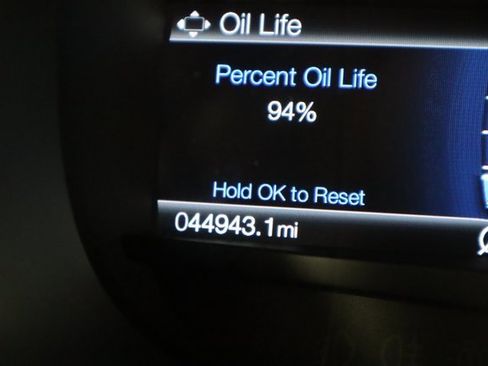 Used 2024 Ford Edge Titanium image 34