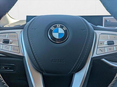 Used 2026 BMW X7 xDrive40i image 12