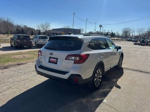 Used 2018 Subaru Outback 3.6R Touring image 5