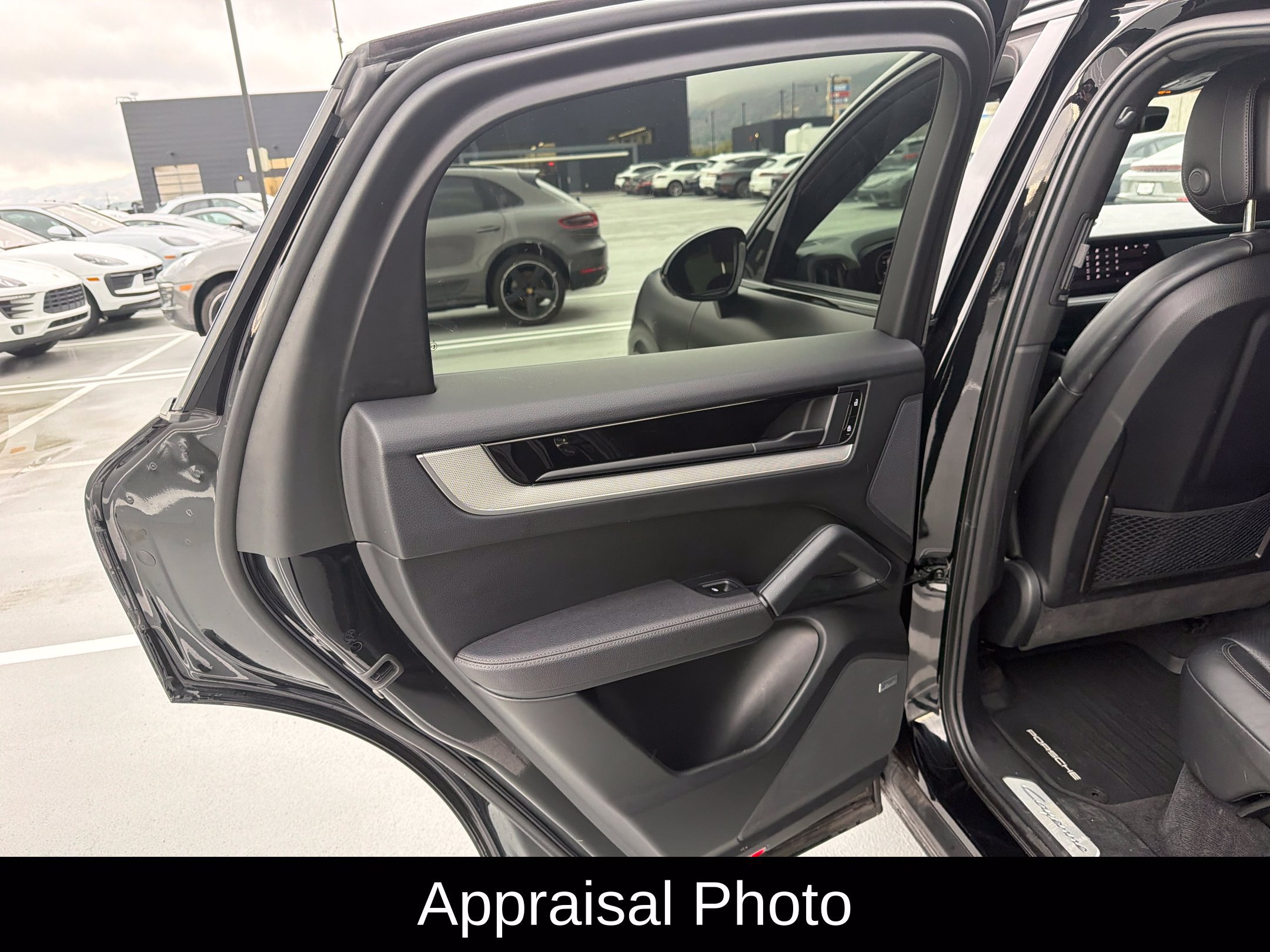 Certified 2024 Porsche Cayenne Coupe AWD/4WD image 8