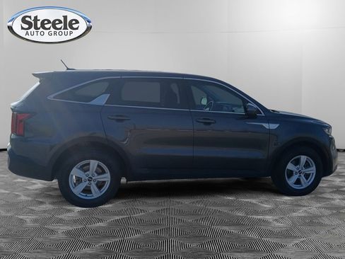 Used 2022 Kia Sorento LX image 6