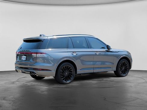 Used 2025 Lincoln Aviator Reserve w/ Jet Appearance Package AWD/4WD image 7