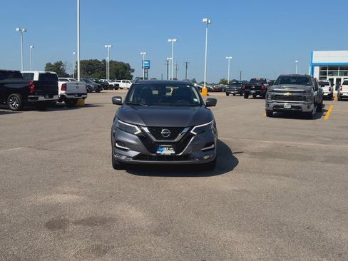 Used 2022 Nissan Rogue Sport SL w/ Premium Package FWD image 3