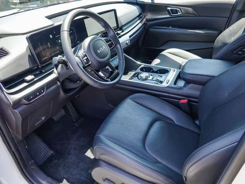 Certified 2025 Kia Carnival SX w/ SX Dark Edition Package FWD image 16