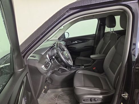 Used 2021 Chevrolet TrailBlazer LT w/ Convenience Package FWD image 12