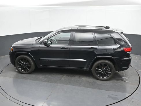 Used 2021 Jeep Grand Cherokee Laredo X AWD/4WD image 18