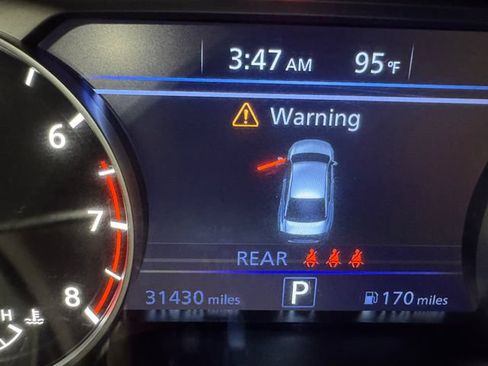Used 2024 Nissan Altima 2.5 SV FWD image 17