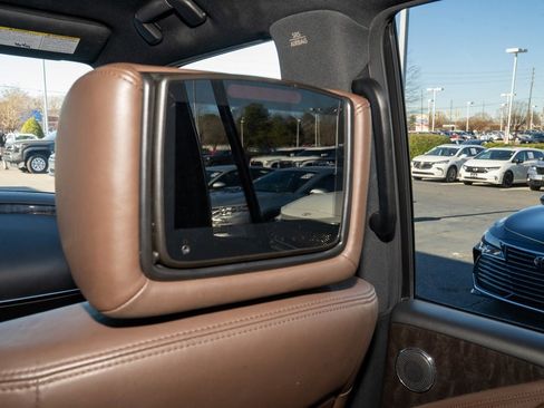 Used 2023 Nissan Armada Platinum w/ Captain's Chairs Package image 18