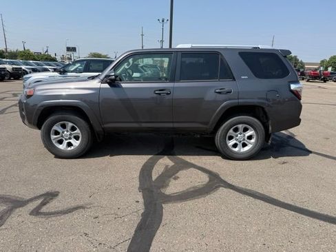 Used 2018 Toyota 4Runner SR5 Premium AWD/4WD image 7