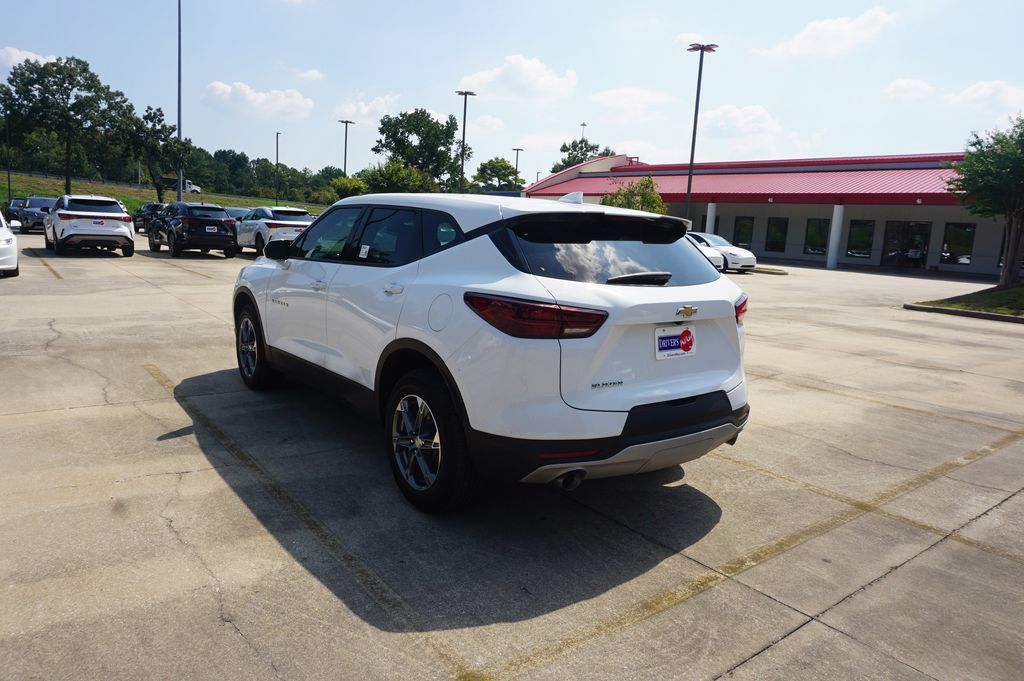 Used 2024 Chevrolet Blazer LT FWD image 21