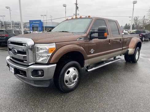 Used 2012 Ford F350 Lariat image 11