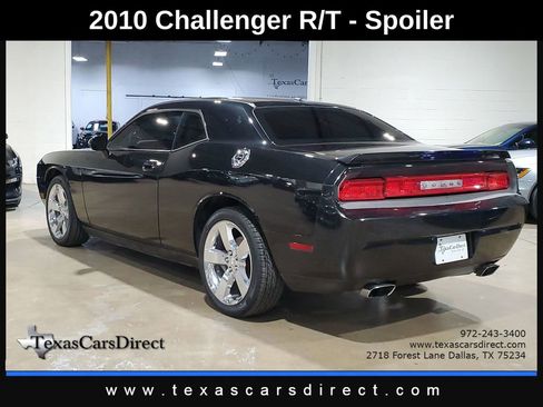Used 2010 Dodge Challenger R/T image 11