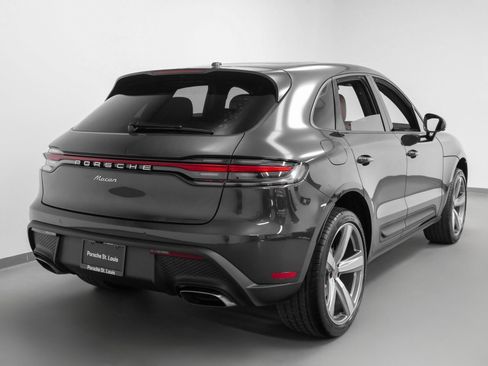Used 2025 Porsche Macan image 12