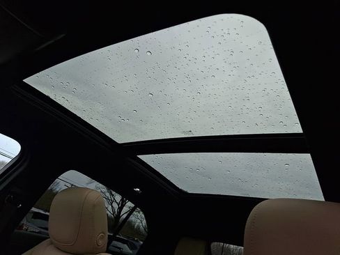 Used 2024 Cadillac XT4 Luxury w/ Cold Weather Package image 15