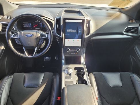 Used 2022 Ford Edge ST image 9