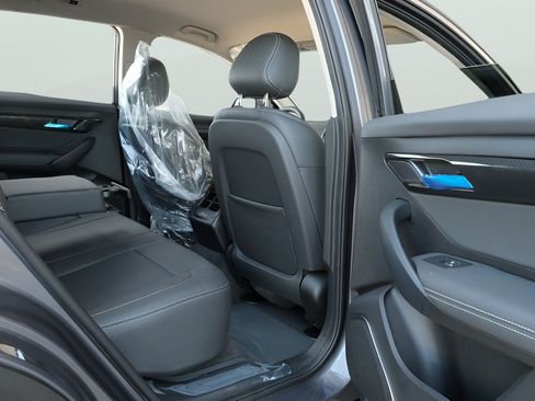 New 2025 VinFast VF 8 Eco AWD/4WD image 19