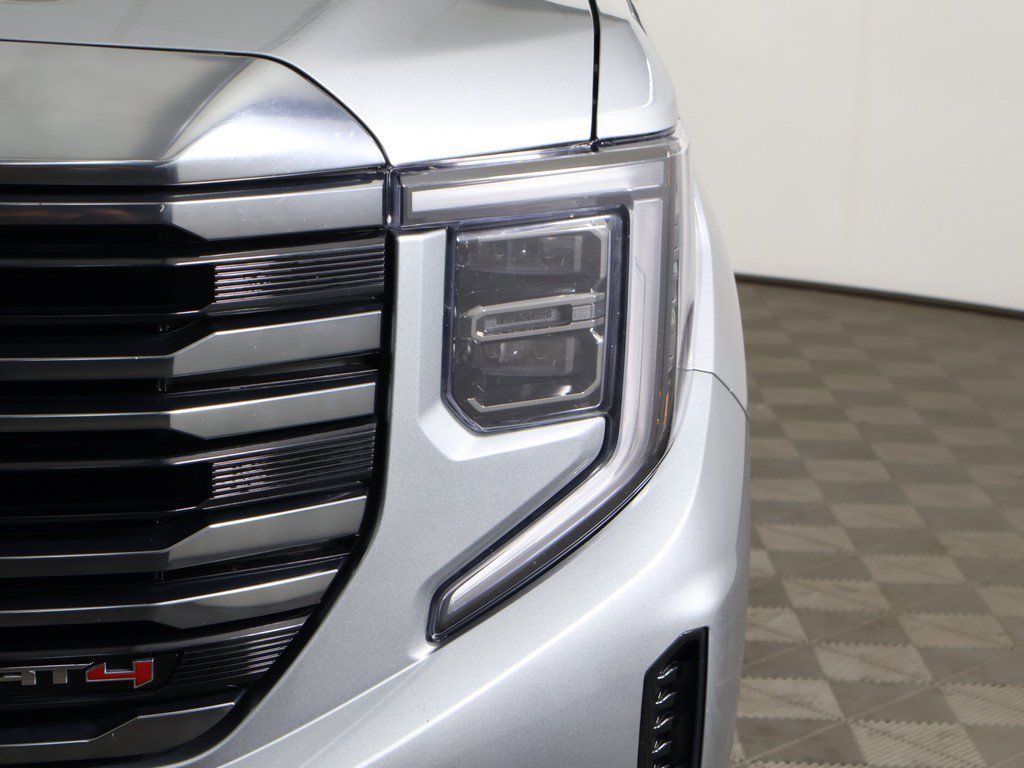 Used 2023 GMC Sierra 1500 AT4 w/ Technology Package AWD/4WD image 18