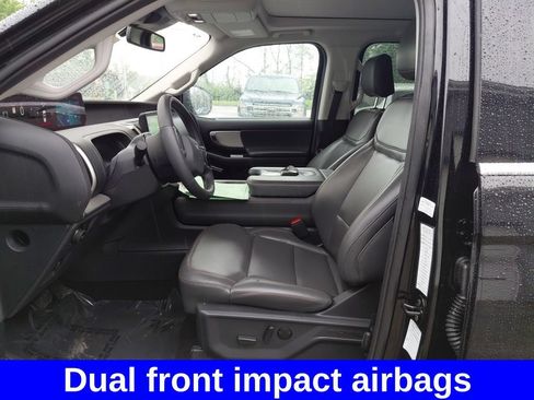 Used 2025 Ford Expedition Active AWD/4WD image 19