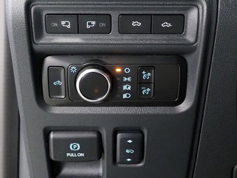 Used 2024 Ford F150 Lightning Platinum image 26