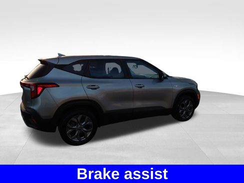 Used 2025 Kia Seltos LX image 24