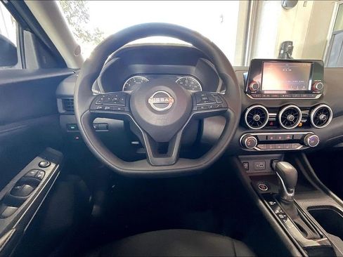Used 2025 Nissan Sentra S image 5