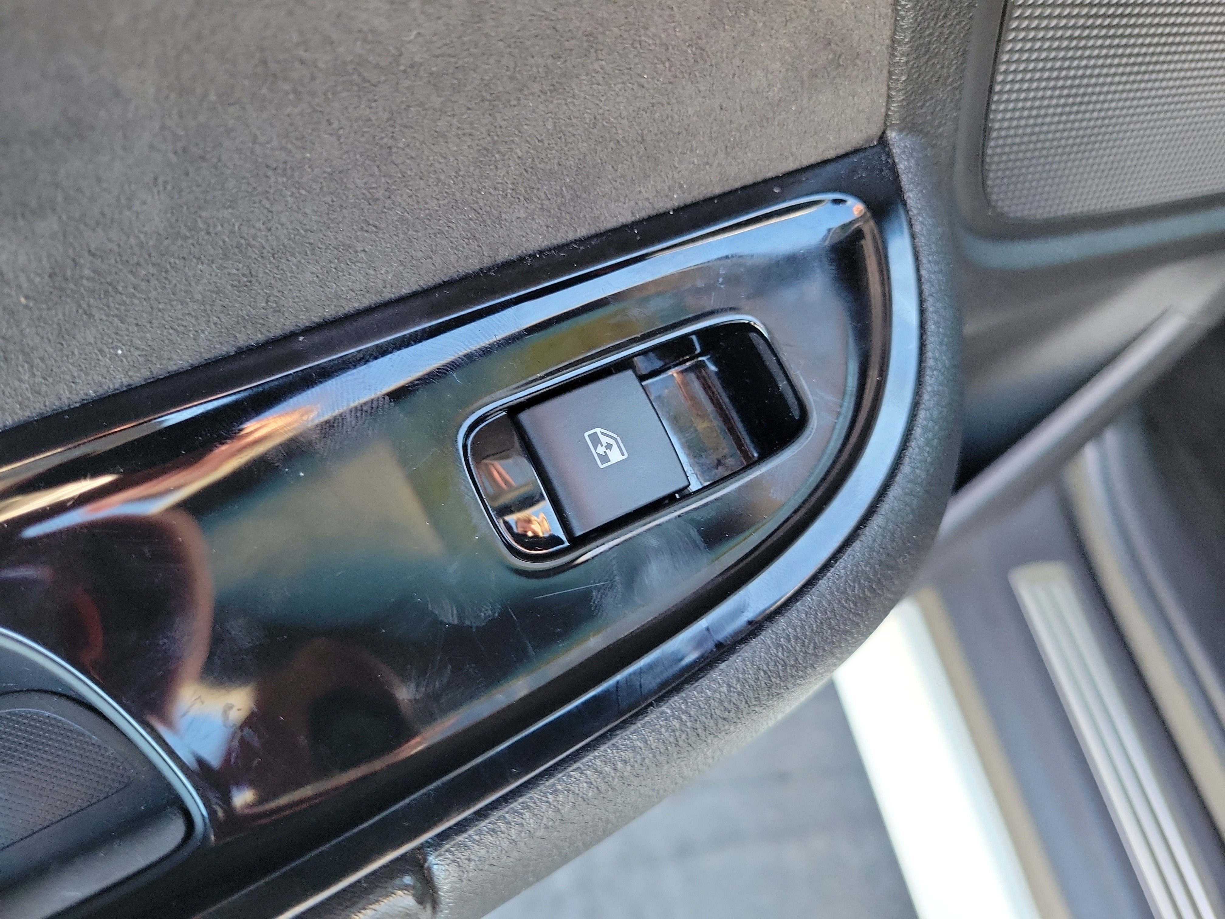 Used 2015 Chevrolet SS RWD image 14