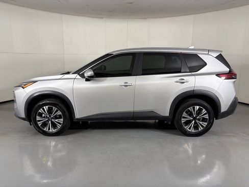 Used 2023 Nissan Rogue SV FWD image 5