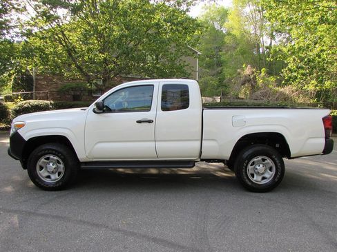 Used 2019 Toyota Tacoma SR RWD image 3