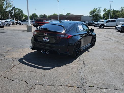 Used 2024 Honda Civic Type R image 11