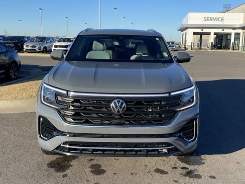 Used 2024 Volkswagen Atlas Cross Sport SEL Premium R-Line image 2