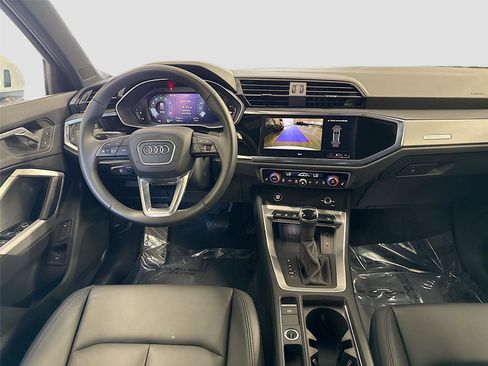 Certified 2025 Audi Q3 2.0T Premium w/ Convenience Package image 23
