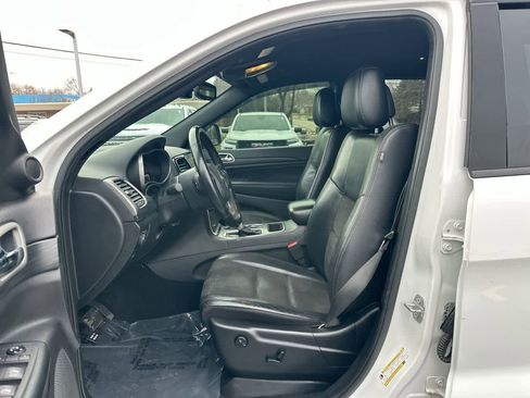 Used 2020 Jeep Grand Cherokee Altitude image 21