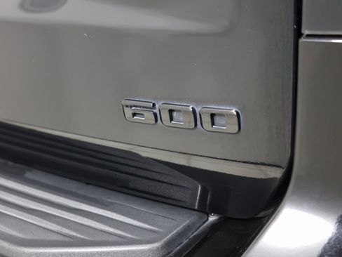 Used 2024 Cadillac Escalade Sport w/ LPO, ONYX Package image 17